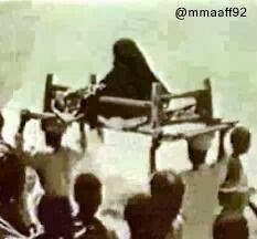 Gambar lama syabari: pengusung kayu yang dijunjung untuk membawa jemaah uzur bertawaf
