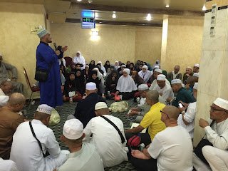 Ustaz Ahmad Husni (Abu Fatih al-Mubaraki) berucap kepada jemaah dalam majlis muhasabah